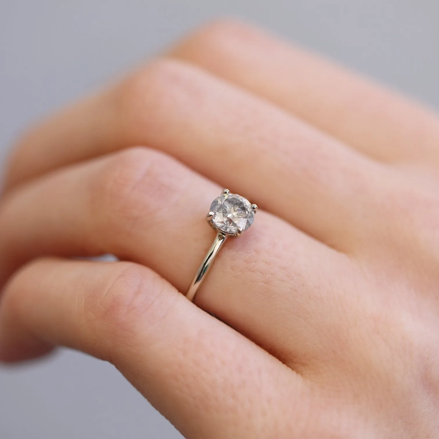 Anne Solitaire | Salt & Pepper diamond