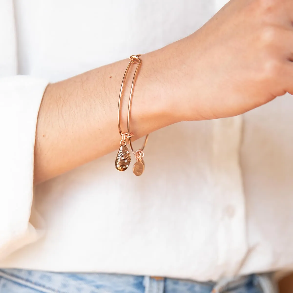 Mussel Shell Charm Bangle