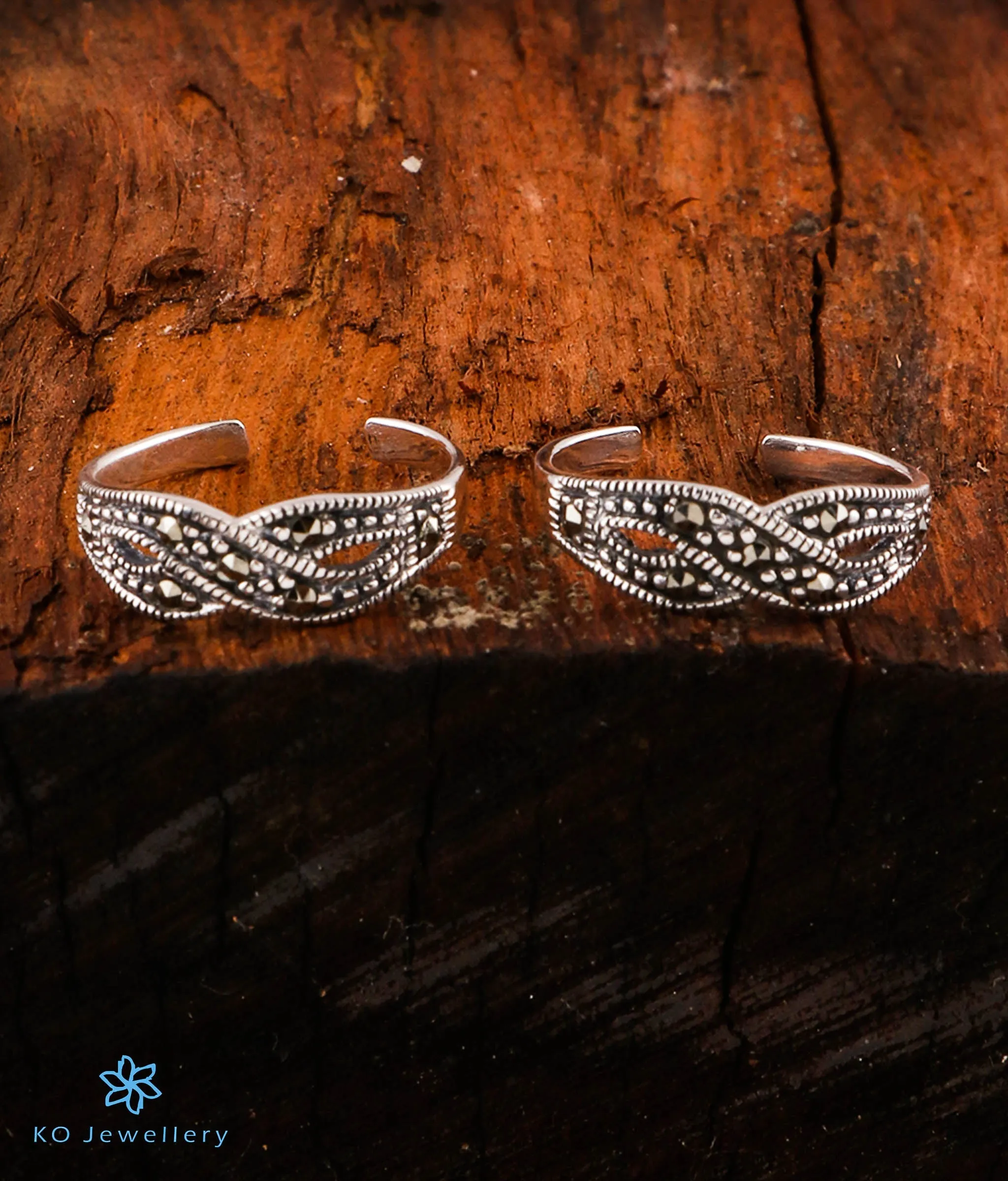 The Tarasara Silver Marcasite Toe-Rings