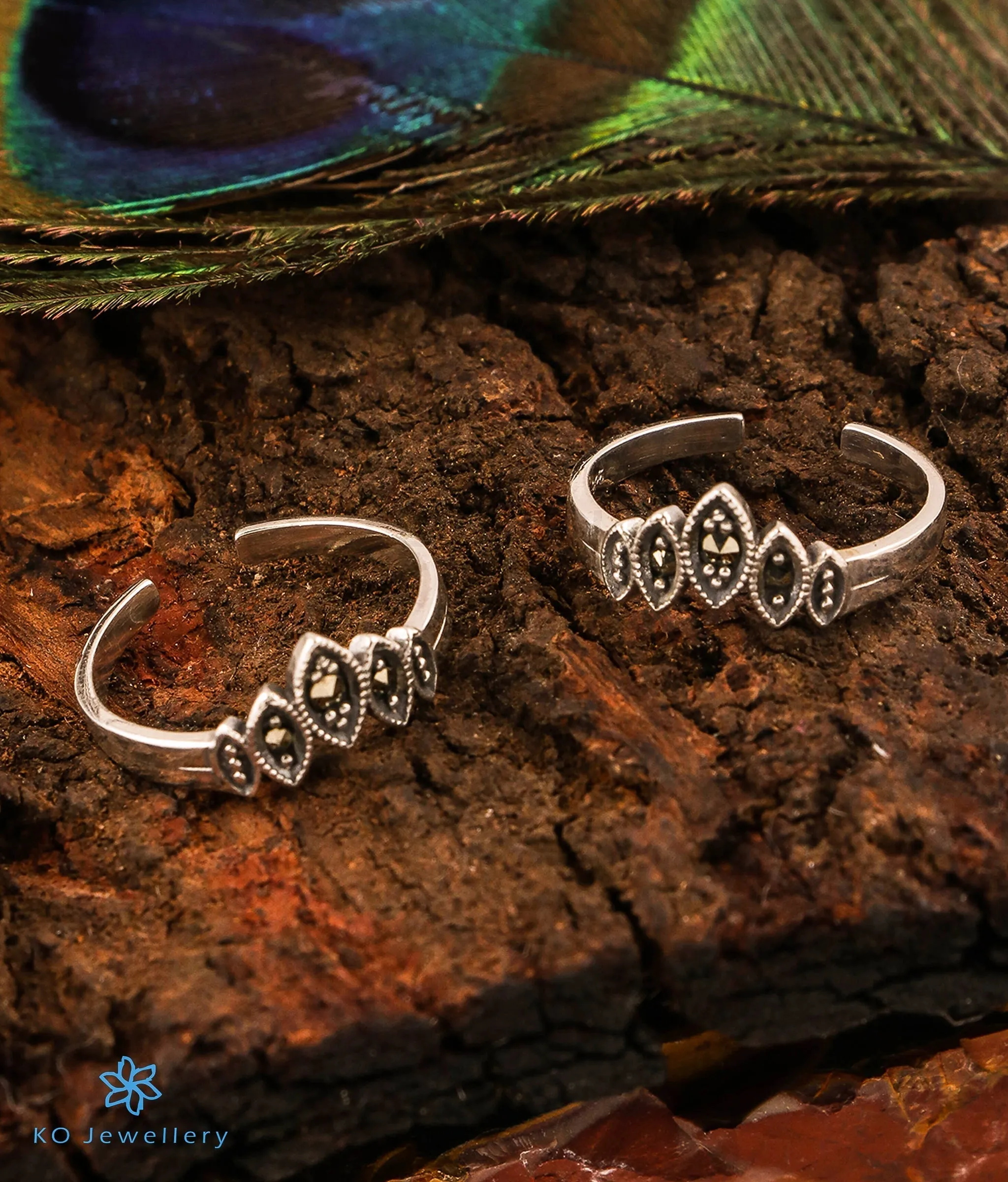 The Tiara Silver Marcasite Toe-Rings